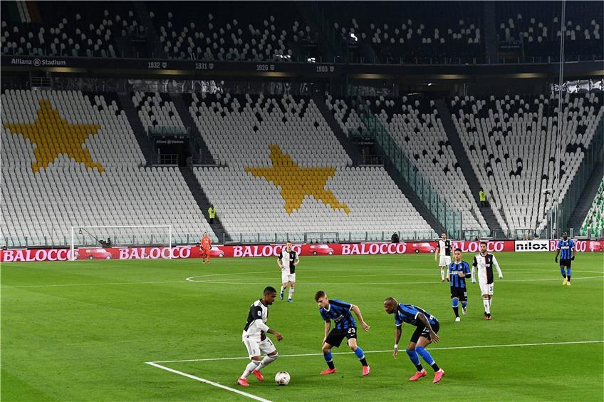 In Italien wurden etliche Spiele vor leeren Rängen ausgetragen, so auch die Partie zwischen Turin und Inter (2:0). Foto: Vincenzo PINTO / AFP