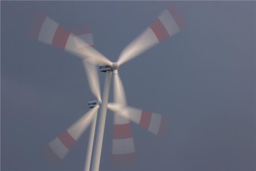 Investitionen in Erneuerbare Energien sind gefragt. Bild: Karl-Josef Hildenbrand/dpa