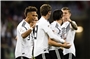 Jubel nach dem Treffer zum 2:1 gegen Peru: Thilo Kehrer, Thomas Müller, Torschüt...