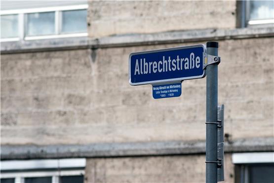 Kann man die Albrechtstraße in der Tübinger Südstadt, benannt nach Albrecht von Württemberg, nicht einfach nach einem anderen Albrecht benennen? So ließe sich Aufwand sparen, finden manche Anwohner.Bild: Ulrich Metz