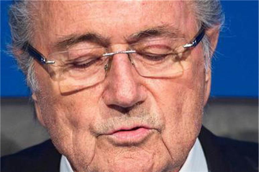 Kein Witz: Sepp Blatter möchte zurück ins Präsidentenamt. Foto: dpa