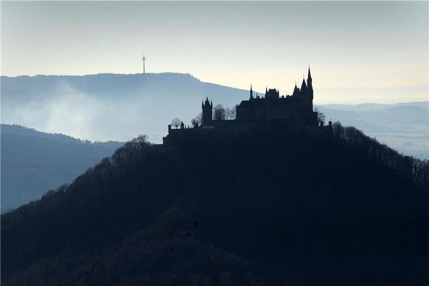 Klare Januarluft gestattet herrliche Weitsicht über die Burg Hohenzollern. Archivbild: Klaus Franke