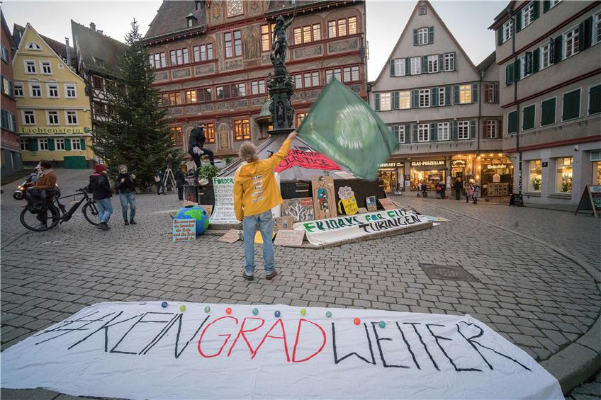 Kundgebung zur Klimadebatte im Rathaus. Bild: Ulrich Metz