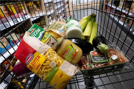Lebensmittel treiben die Inflation weiter an.