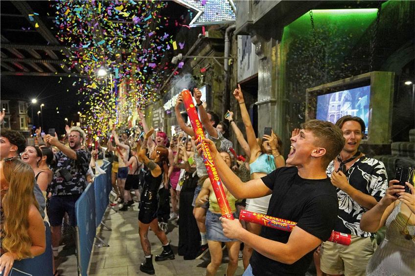 Leeds: Menschen feiern am 19. Juli den „Tag der Freiheit“. Experten hatten danach mit vermehrten Corona-Neuinfektionen gerechnet. Foto: Ioannis Alexopoulos/PA/dpa