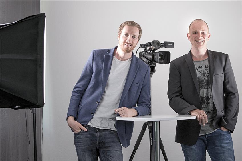 Manuel Müller (li.) und Oliver Frate sind die Köpfe hinter starterTV – hier geht’s mit nur einem Klick zum Traumjob.