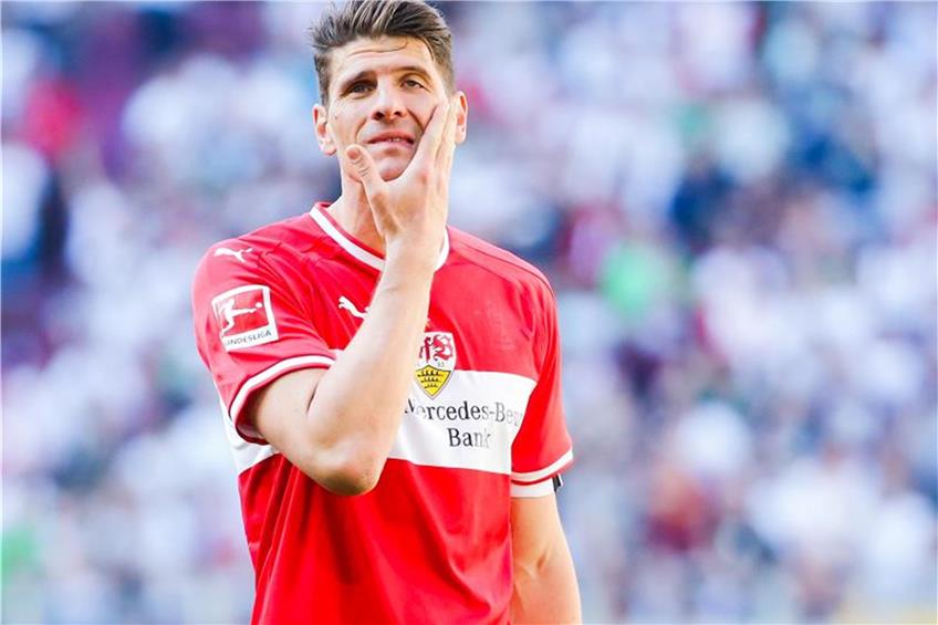 Mario Gomez vom VfB Stuttgart unzufrieden. Foto: Tom Weller/Archivbild