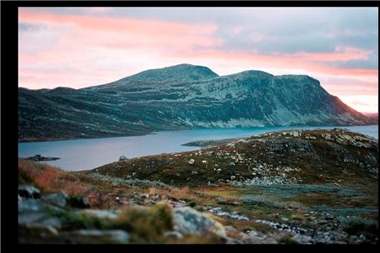 Martin Hauser fotografiert am liebsten analog, hier eine Landschaft aus Norwegen. Bild: Martin Hauser