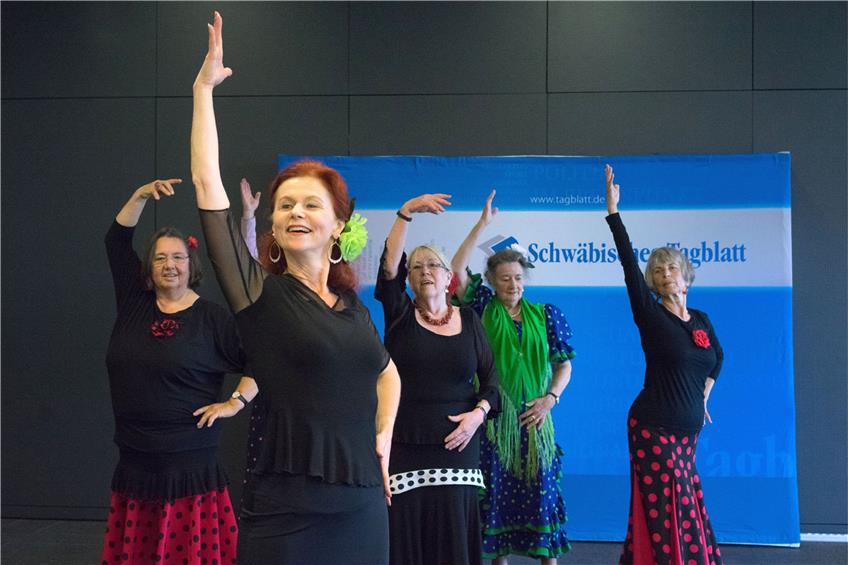 Menschen jedes Alters bewegen sich gerne: Flamenco-Tanz bei der SenFit 2015. Archivbild: Metz