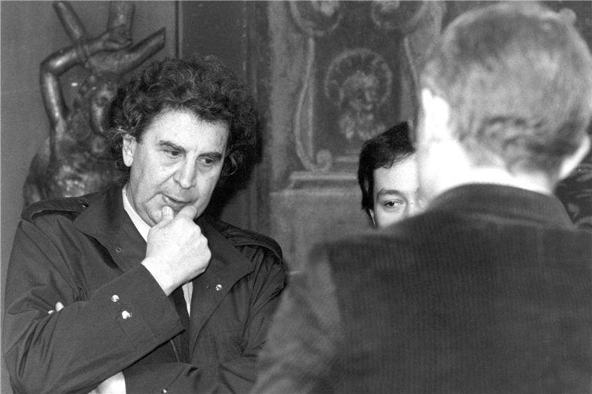 Mikis Theodorakis 1987, als er im Cottahaus aus seiner Autobiographie las. Archivbild: Ulrich Metz