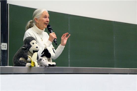 Mit Ovationen gefeiert: Jane Goodall lockte 700 Zuhörer in den Hörsaal.Bild: Ärzte gegen Tierversuche