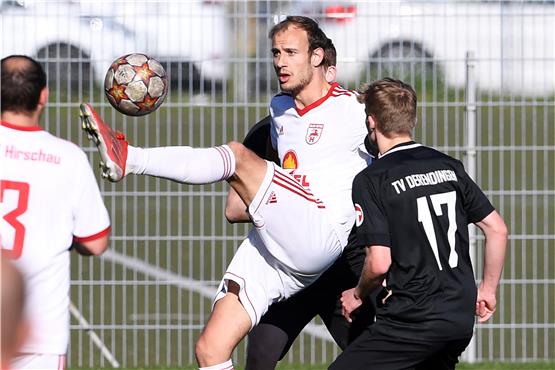 Mit den beiden Treffern gegen TV Derendingen hat Alexander Lauxmann sein Konto auf 23 Saisontreffer aufgestockt. Damit führt der Torjäger des TSV Hirschau gemeinsam mit Daniel Schreier vom SV Pfrondorf die Bezirksliga-Torschützenliste an. Bild: Ulmer