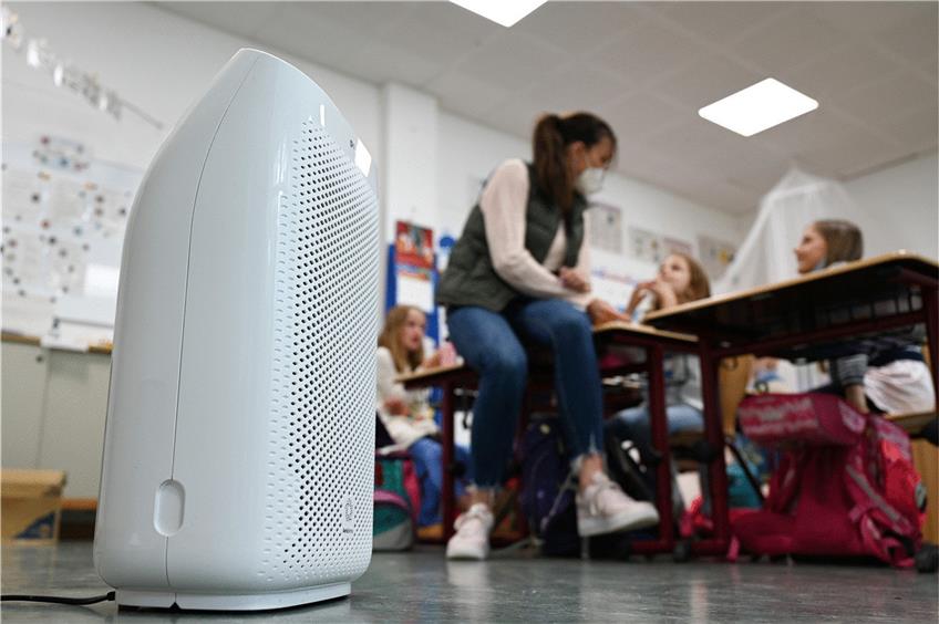 Nach den Sommerferien sollen die Schulen mit mobilen Luftfiltern ausgestattet sein. Foto: Arne Dedert