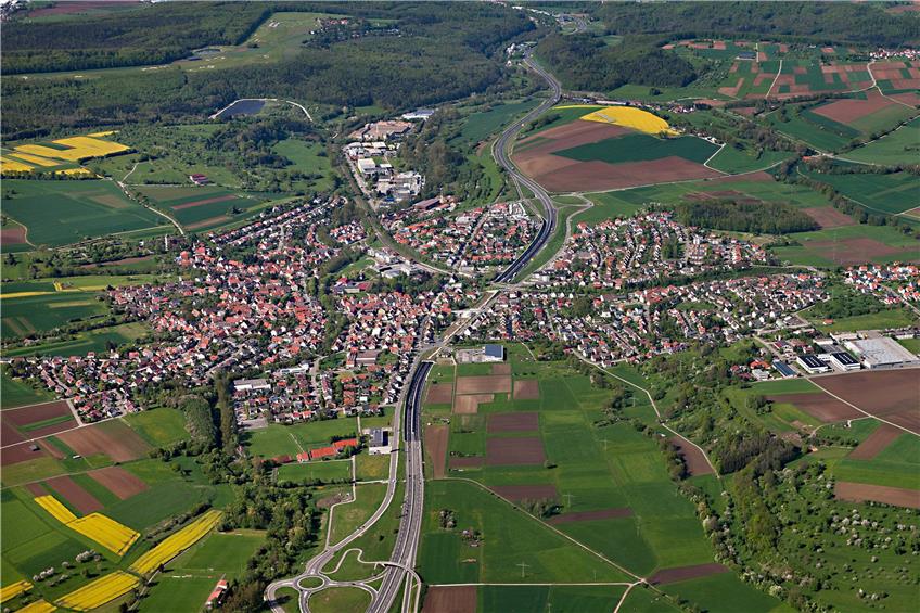 Nach links unten, also Richtung Rammert, soll Dußlingen nach Wunsch des Gemeinderats auch in der Fläche wachsen. Bild: Grohe