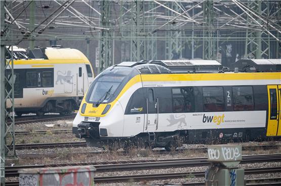 Noch fahren die Züge des privaten Bahnbetreibers Abellio in Baden-Württemberg. Die Frage ist, wie lange noch, denn das Unternehmen steckt in großen finanziellen Problemen. Foto: Sebastian Gollnow