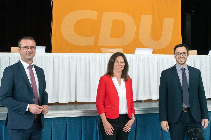 Nominierung der Landtagskandidaten/innen der CDU:Links: Kreisvorsitzender Stefan Neher, Diana Arnold (Erstkandidatin) und Christoph Naser (Ersatzkandidat). Bild: Ulrich Metz