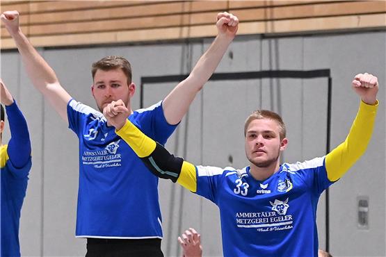 Obenauf im Bezirksliga-Derby: die Handballer der SG Nebringen (hier von links Thomas Scharf und Elias Gauss)Archivbild: Ulmer