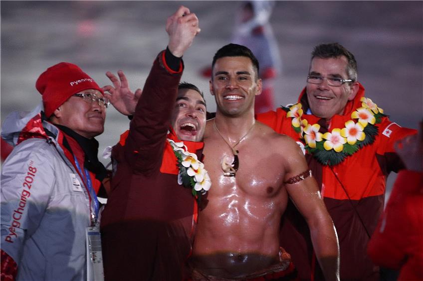 Pita Taufatofua, Langläufer aus Tonga, trat bei der Eröffnungsfeier oben ohne auf  und wurde zum Liebling des Publikums.  Foto: afp