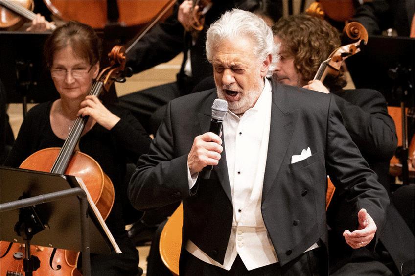 Placido Domingo 2019 bei einem Konzert in der Elbphilharmonie. Foto: Christian Charisius/dpa