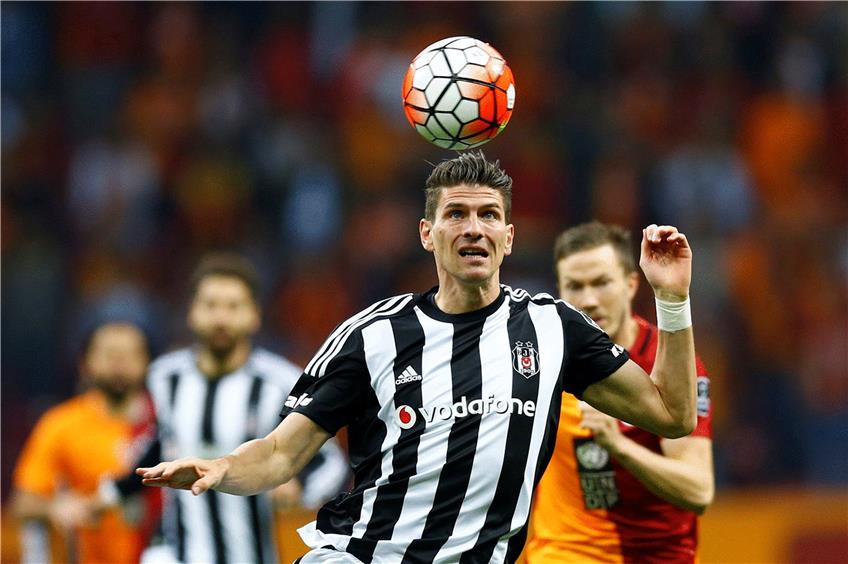 Prominentester Fall: Mario Gomez will künftig nicht mehr im Trikot von Besiktas Istanbul spielen. Foto: dpa