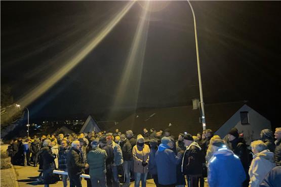 Protestzug gegen geplante Geflüchtetenunterkunft in Bodelshausen. Bild: Aleksandar Mitrevski