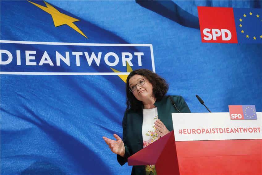 Ratlos in Berlin: SPD-Chefin Andrea Nahles steht nach dem Wahlsonntag unter Druck. Foto: Wolfgang Kumm/dpa