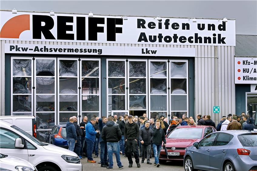 Reiff-Mitarbeiter bei einer Vollversammlung in Reutlingen Anfang März. Bild: Horst Haas