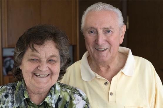 „Reiselustige Leute waren wir“: Irmgard und Kurt Schmid sind seit 60 Jahren ein Ehepaar.Bild: Ulrich Metz