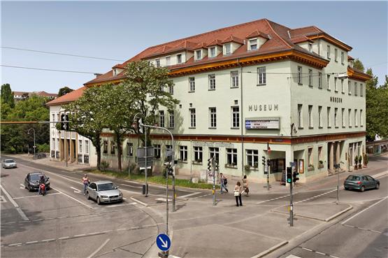 Restaurant (derzeit im Umbau) und Kino Museum (links außen) sind heuer bekannter als die Bibliothek im Museum. Archivbild: Ulrich Metz
