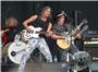 Rockten das Festivalgelände am Sonntag: die Musiker der britischen Rockgruppe Sl...