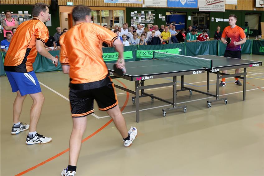 Rund hundert Zuschauer verfolgten die Turnierspiele beim Jubiläumstag der Kiebinger Tischtennisabteilung. Bild: TSV Kiebingen