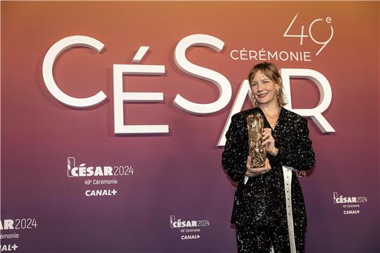Sandra Hüller wird in Paris mit dem Filmpreis César geehrt.