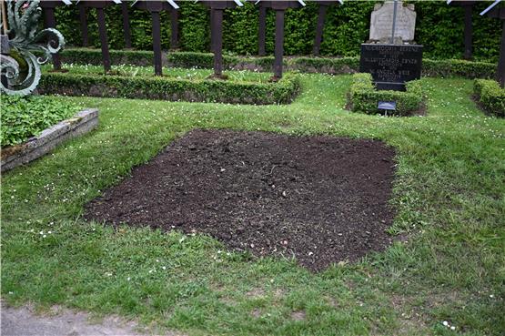 Schäubles Grab auf dem Waldbachfriedhof in Offenburg. Foto: Marius Bulling/dpa