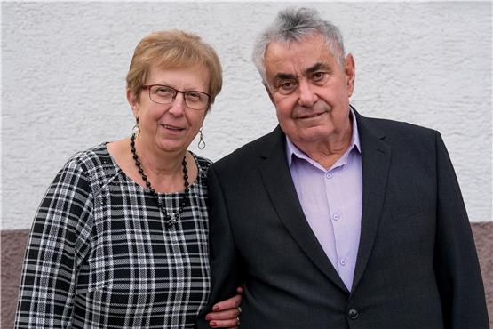 Schon als Kinder Freunde gewesen: Peter und Dragica Schreiner sind seit 50 Jahren verheiratet. Bild: Uli Rippmann