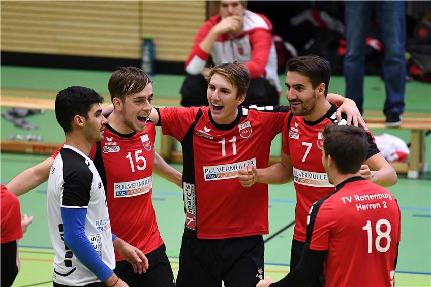 Schon wieder gewonnen: Rottenburgs Regionalliga-Volleyballer kämpfen sich nach einer Siegesserie von ganz unten heraus. Archivbild: Ulmer