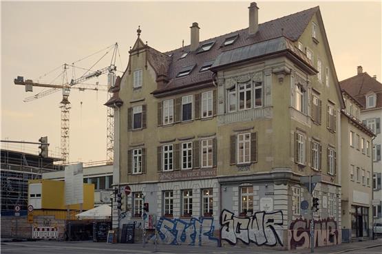 Schriftzüge am Gebäude des Restaurants Unckel in der Wilhelmstraße: Es gibt nur wenige Könner, sagt ein Kunstexperte. Bild: Ulrich Metz