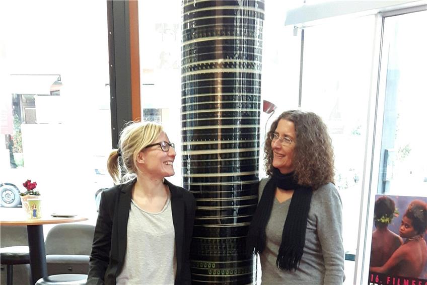 Sie sind die Säulen des Frauenwelten-Festivals: Irene Jung (rechts) und Kathrin Frenz.Bild: Steuernagel