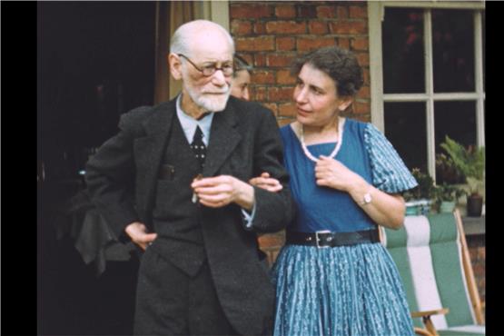 Sigmund Freud mit Tochter Anna. Bild: Film Kino Text