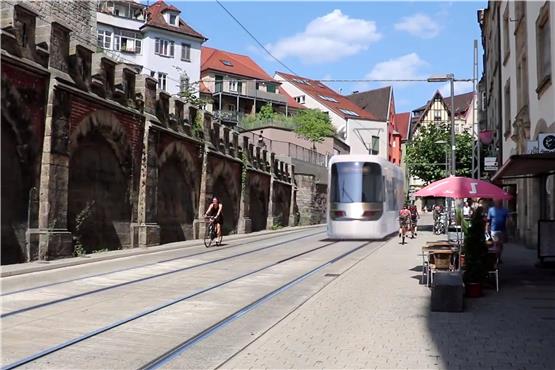 So könnte die Stadtbahn in der Mühlstraße fahren, wie ein Film zeigt. Screenshot: Universitätsstadt Tübingen
