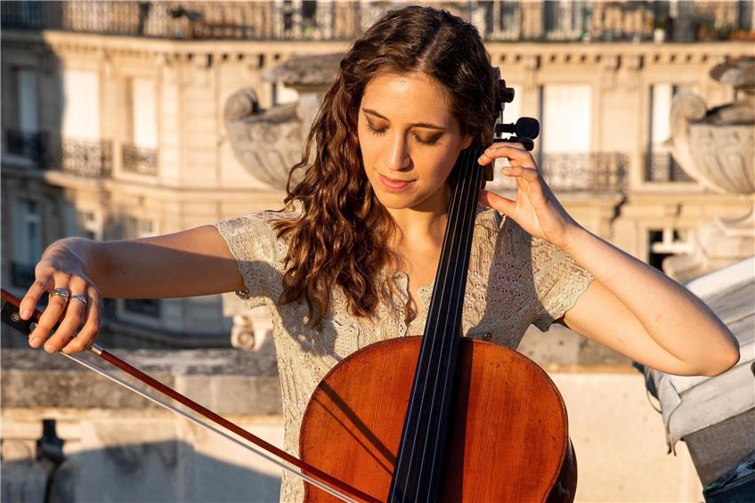 Solistin am Cello: Camille Thomas. Bild: Camille Thomas
