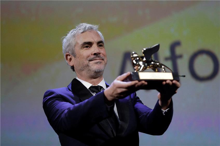 Stolzer Sieger: Alfonso Cuarón. Foto: Kirsty Wigglesworth/dpa
