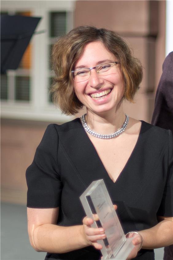 Strahlende Preisträgerin: Am Mittwoch nahm Anna Levina in Berlin den Sofja Kovalevskaja-Preis entgegen. Bild: Georg Martius