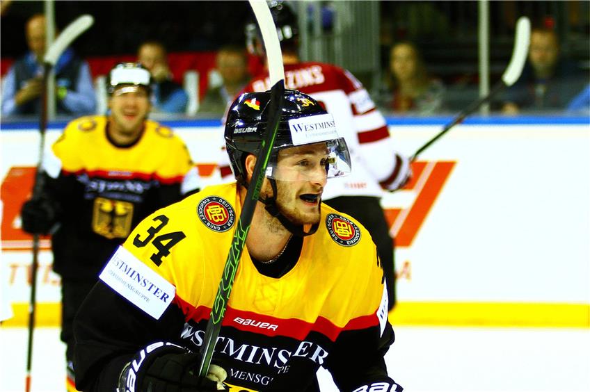 Tom Kühnhackl brachte den deutschen Eishockey-Cracks die Olympia-Qualifikation. Foto: dpa