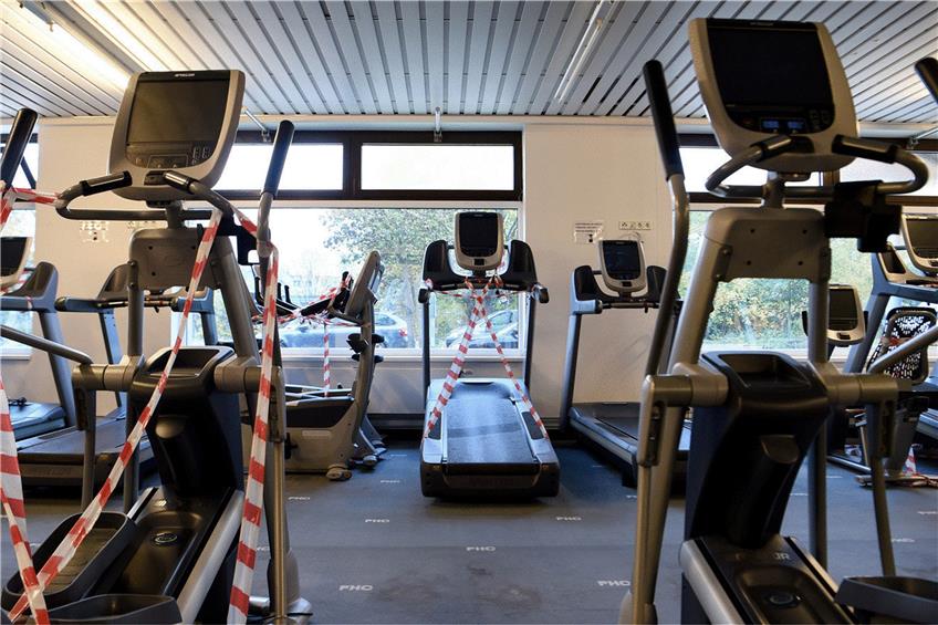 Tote Hose im Fitnessstudio: Viele Betreiber fürchten wegen der Schließung um ihr Unternehmen. Foto: Kira Hofmann/dpa