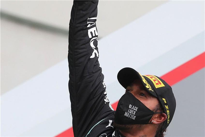 Überglücklicher Lewis Hamilton. Der Mercedes-Pilot hat nun den Sieg-Rekord. Foto: afp