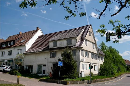 Um das baufällige Haus und das Grundstück im Hezengäßle2 wird gestritten. Archivbild: Uli Rippmann