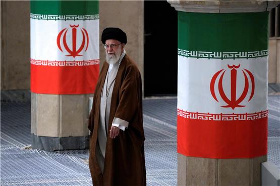 Viele Experten sagen: Solange Ajatollah Ali Chamenei im Iran an der Spitze steht, wird sich politisch nicht viel in dem Land ändern.  Foto: Vahid Salemi/AP/dpa