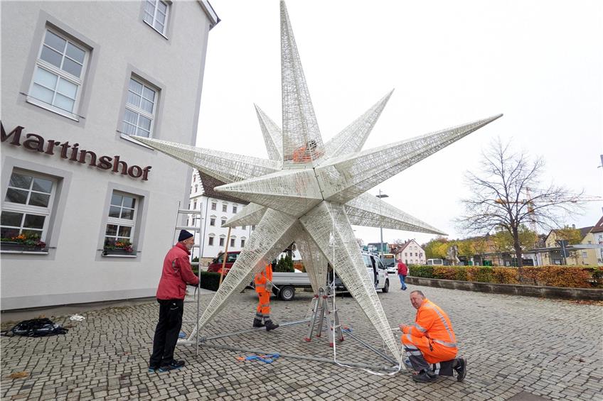 Weihnachtsbeleuchtung: Der Stern am Eugen-Bolz-Platz. Bild: Angelika Bachmann