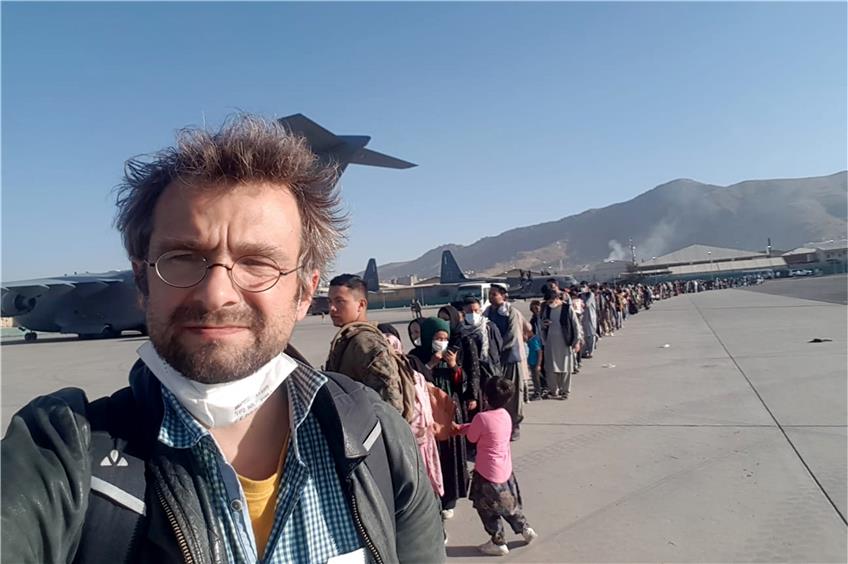 Wolfgang Bauer auf dem Flughafen in Kabul. Privatbild