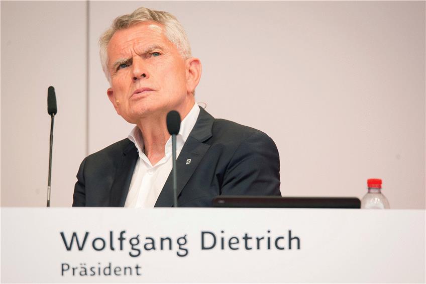 Wolfgang Dietrich (unten) erlebte einen „schwarzen Tag“. Foto: Christoph Schmidt/dpa
